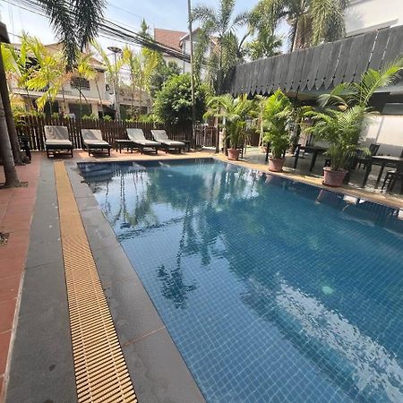 White Monkey Hotel Sziemreap Szoba fotó