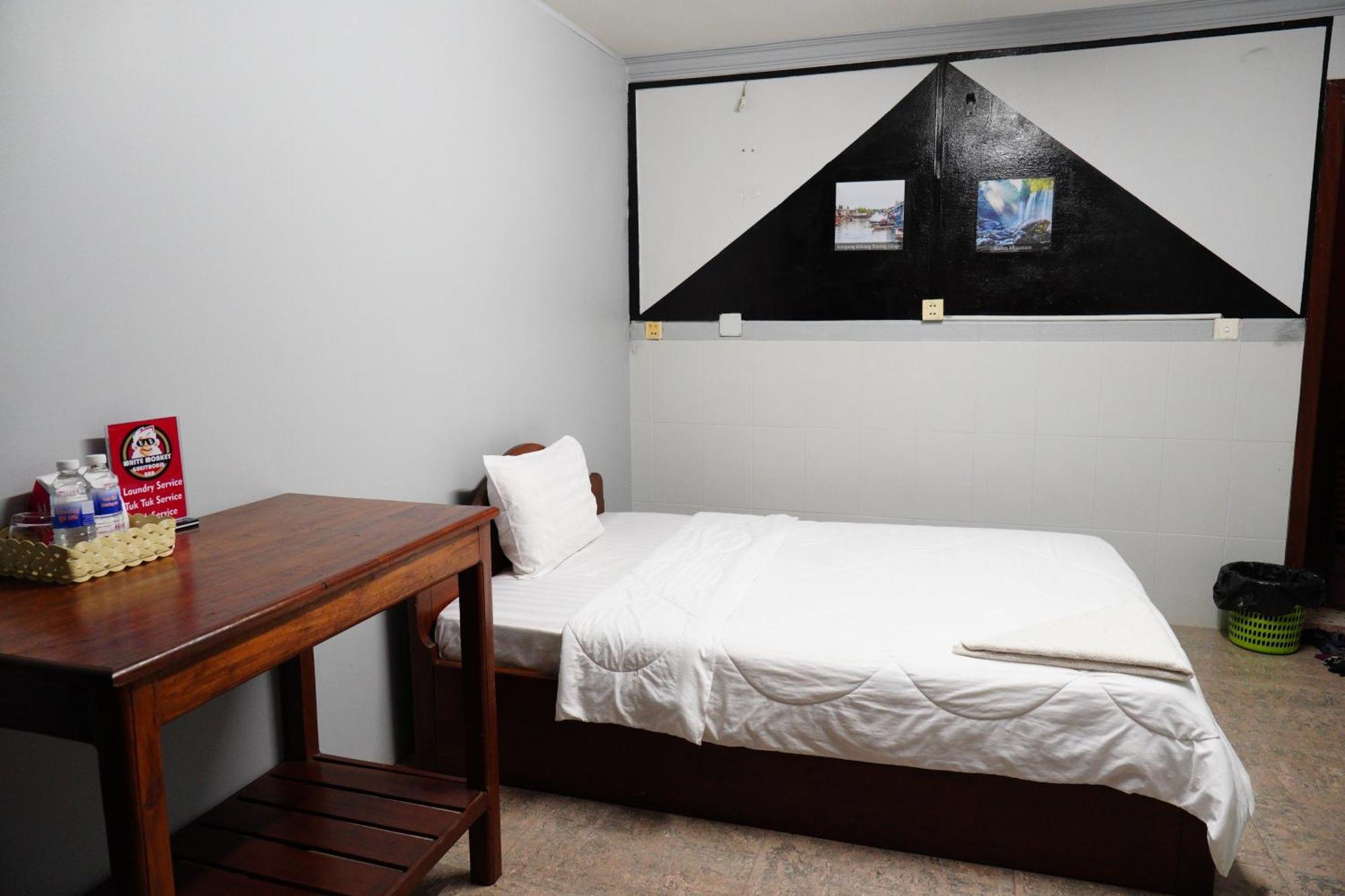 White Monkey Hotel Sziemreap Kültér fotó