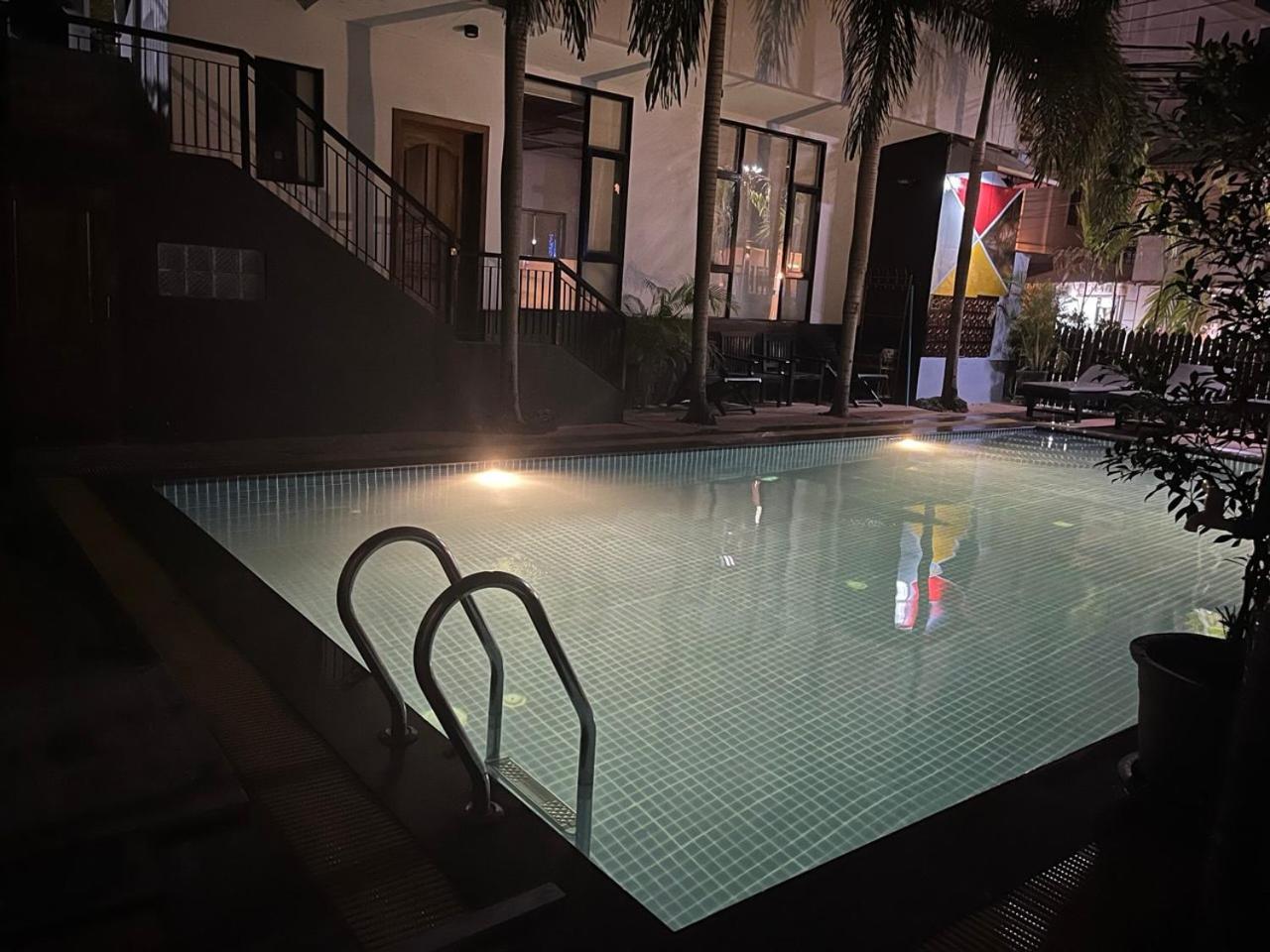 White Monkey Hotel Sziemreap Kültér fotó