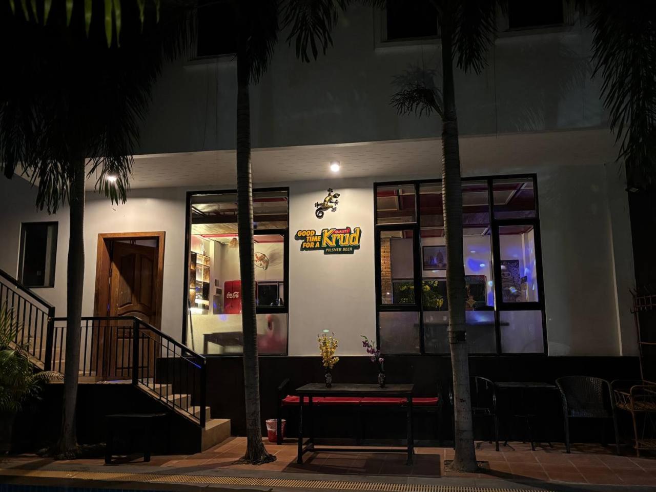 White Monkey Hotel Sziemreap Kültér fotó