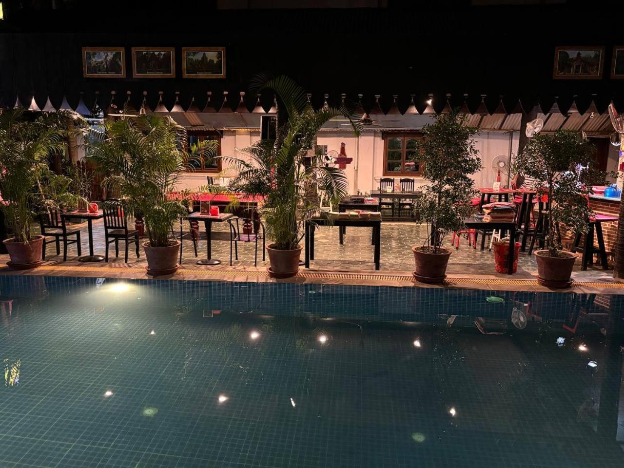 White Monkey Hotel Sziemreap Kültér fotó